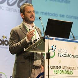 Vicente Navarro